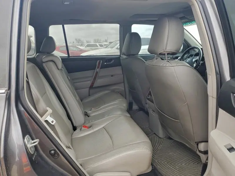 2013 TOYOTA HIGHLANDER LIMITED  