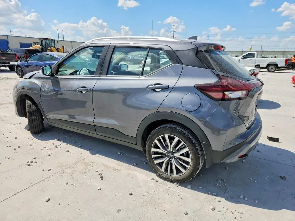 2024 NISSAN KICKS SV  