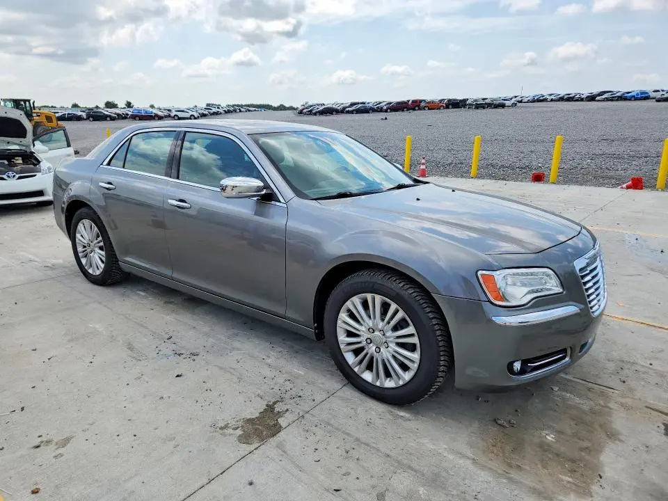 2011 CHRYSLER 300C   