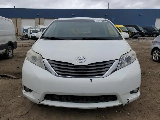 2011 TOYOTA SIENNA XLE  