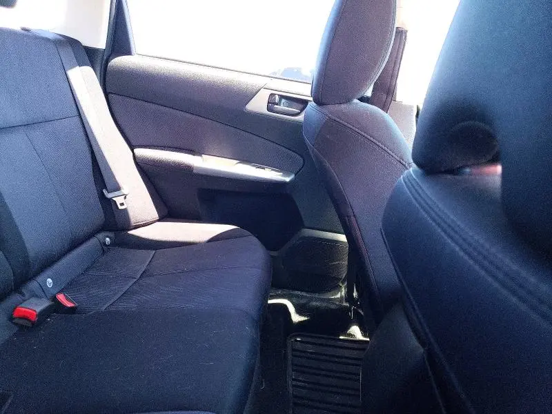 2010 SUBARU FORESTER XS  