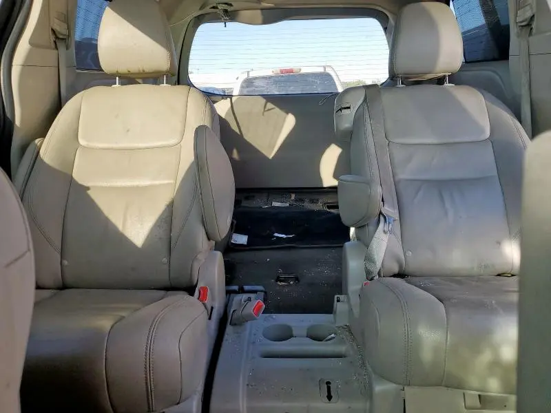 2020 TOYOTA SIENNA XLE  