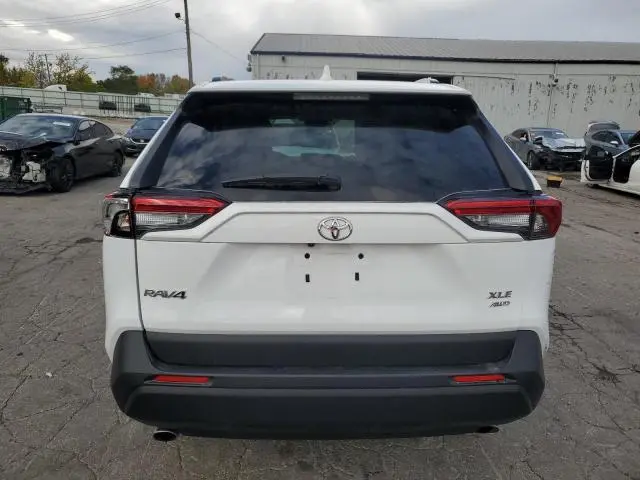 2025 TOYOTA RAV4 XLE  