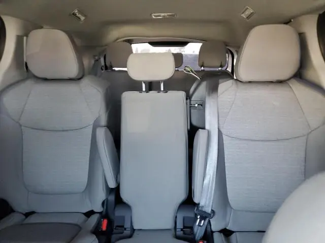 2023 TOYOTA SIENNA LE  