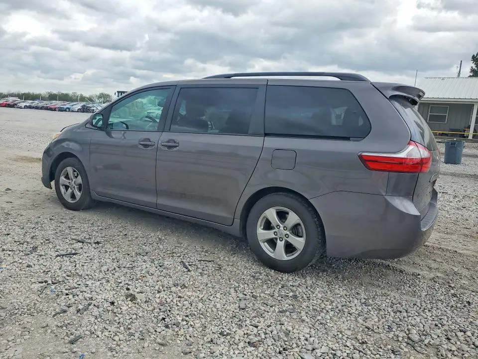 2017 TOYOTA SIENNA   