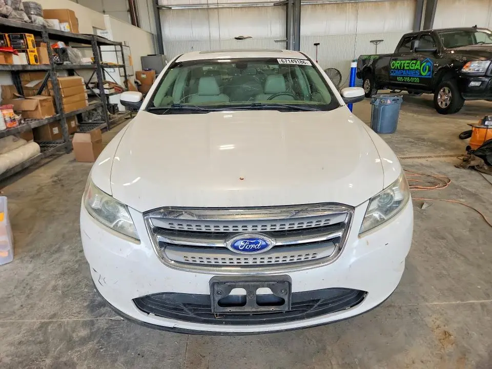 2011 FORD TAURUS SEL  