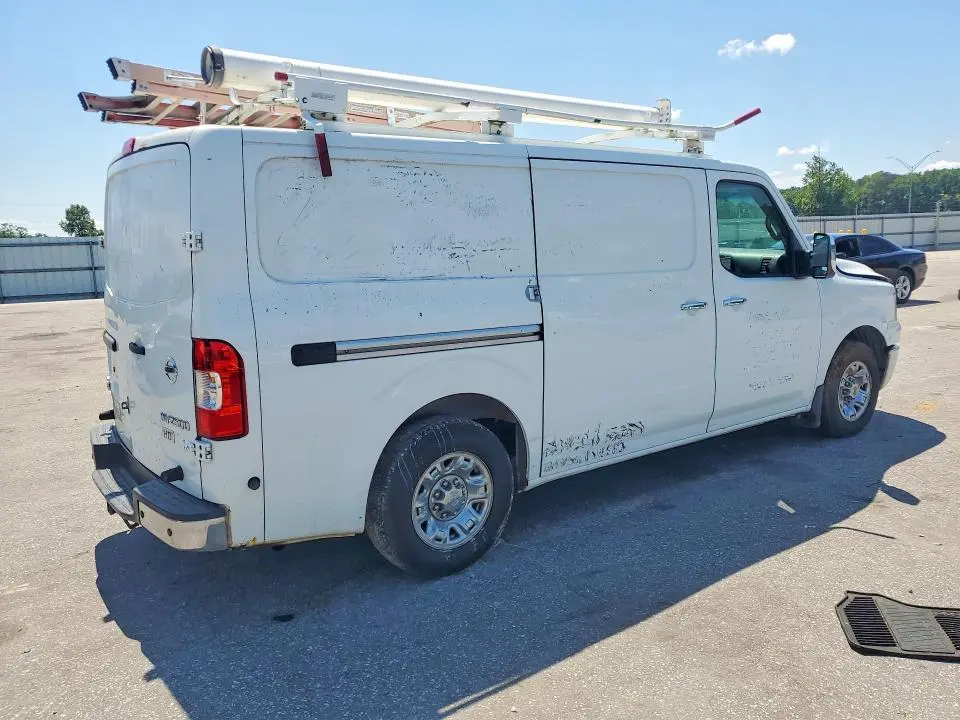 2015 NISSAN NV 2500 HD SL  