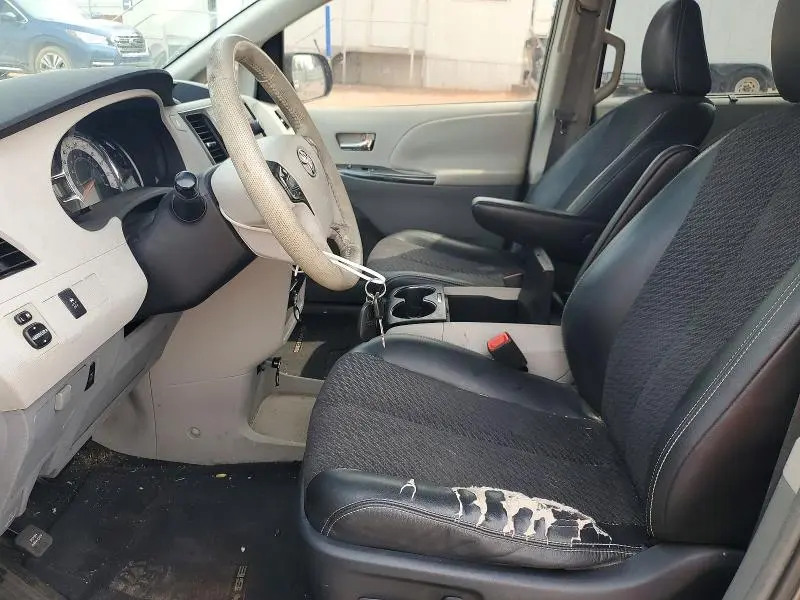 2011 TOYOTA SIENNA SPORT  
