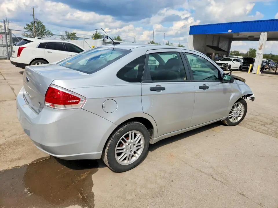 2010 FORD FOCUS SE  