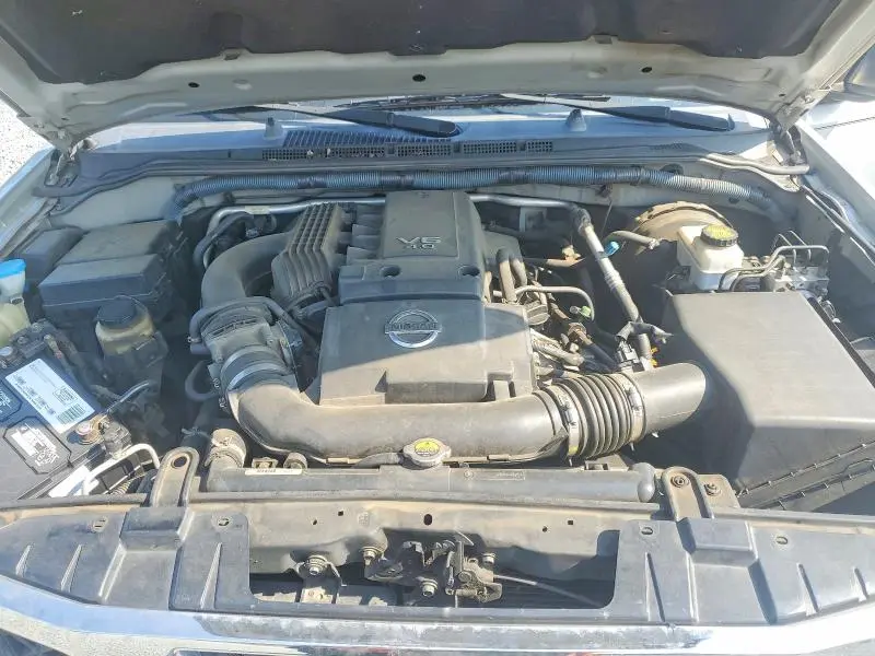 2010 NISSAN FRONTIER SE V6  