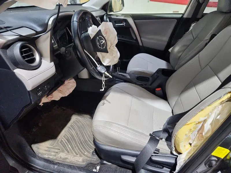 2017 TOYOTA RAV4 XLE  