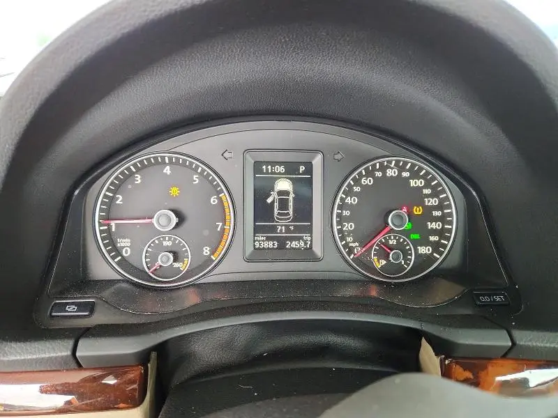 2010 VOLKSWAGEN EOS LUX  