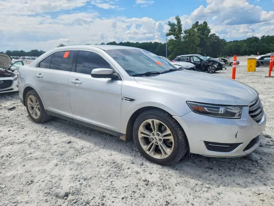 2015 FORD TAURUS SEL  