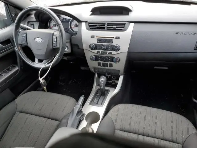 2010 FORD FOCUS SE  