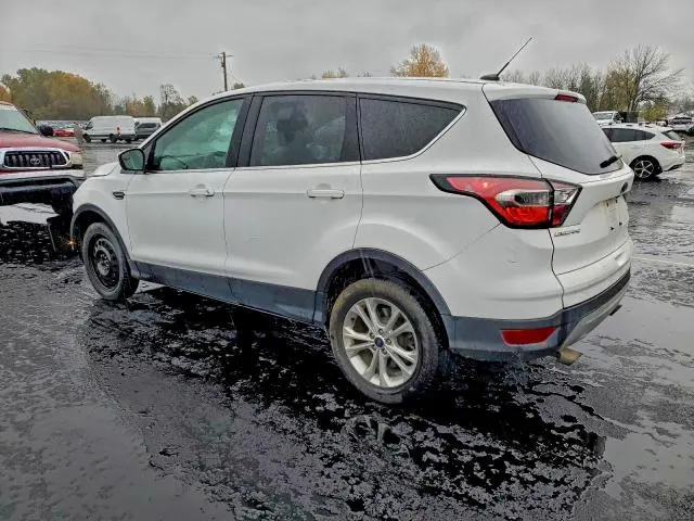 2017 FORD ESCAPE SE  