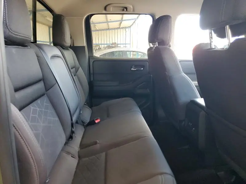 2025 NISSAN FRONTIER SV  
