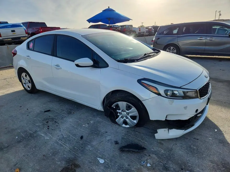 2017 KIA FORTE LX  