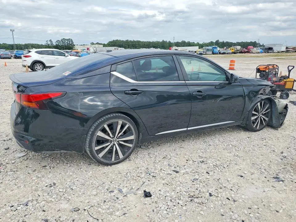 2019 NISSAN ALTIMA SR  