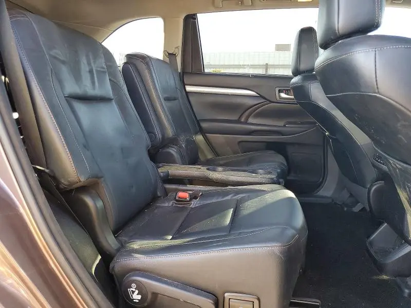 2017 TOYOTA HIGHLANDER XLE  