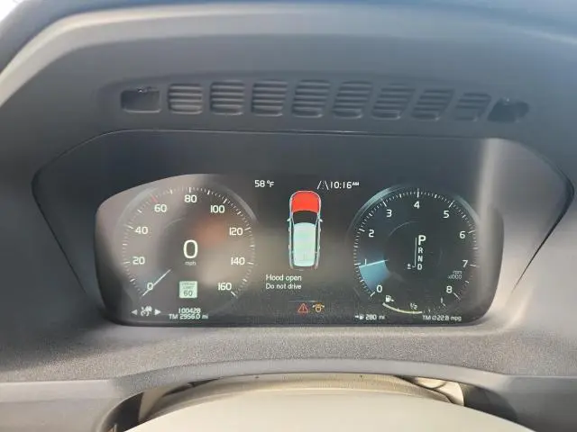 2022 VOLVO XC90 T6 MOMENTUM  