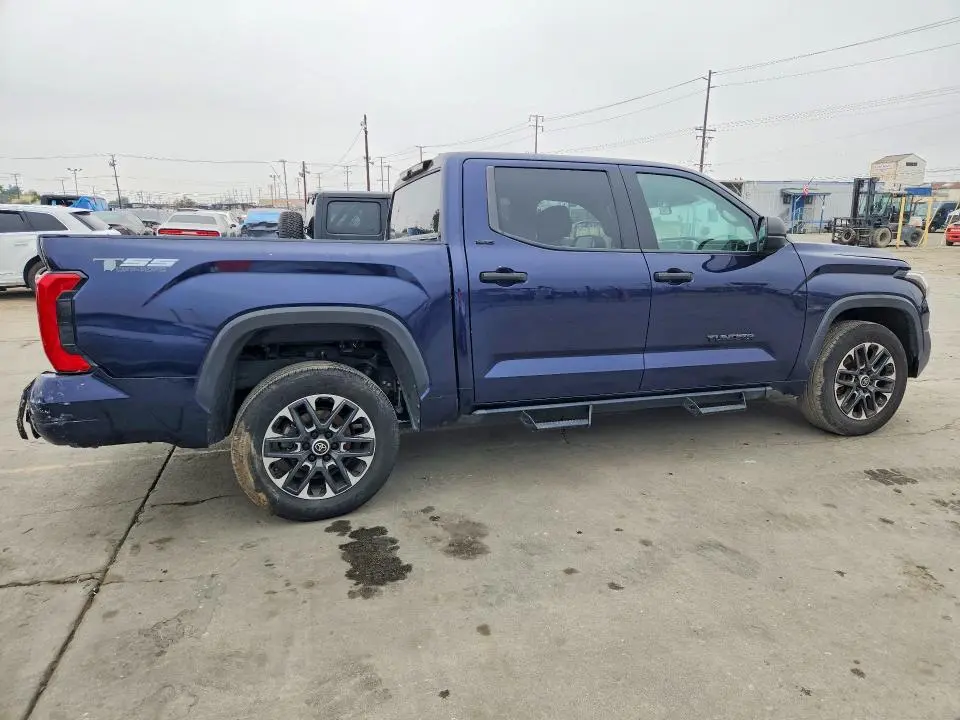 2022 TOYOTA TUNDRA SR5  