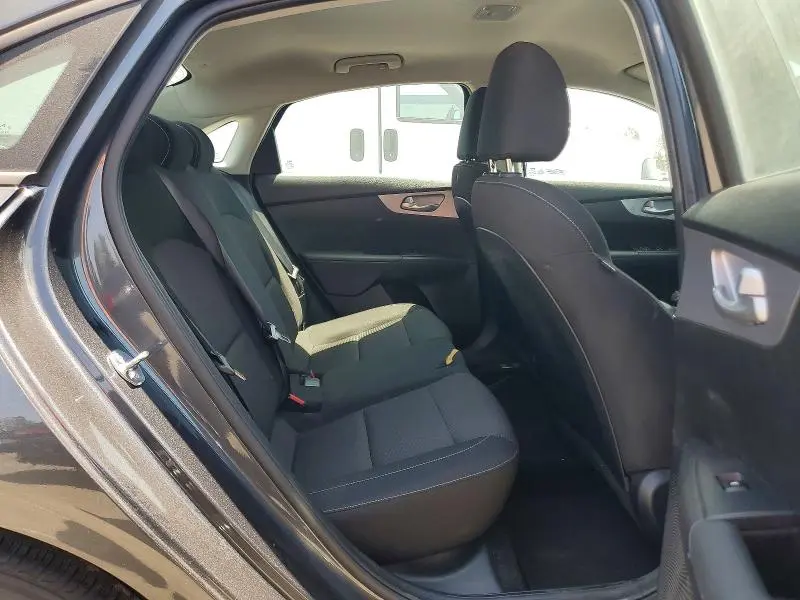 2024 KIA FORTE LX  