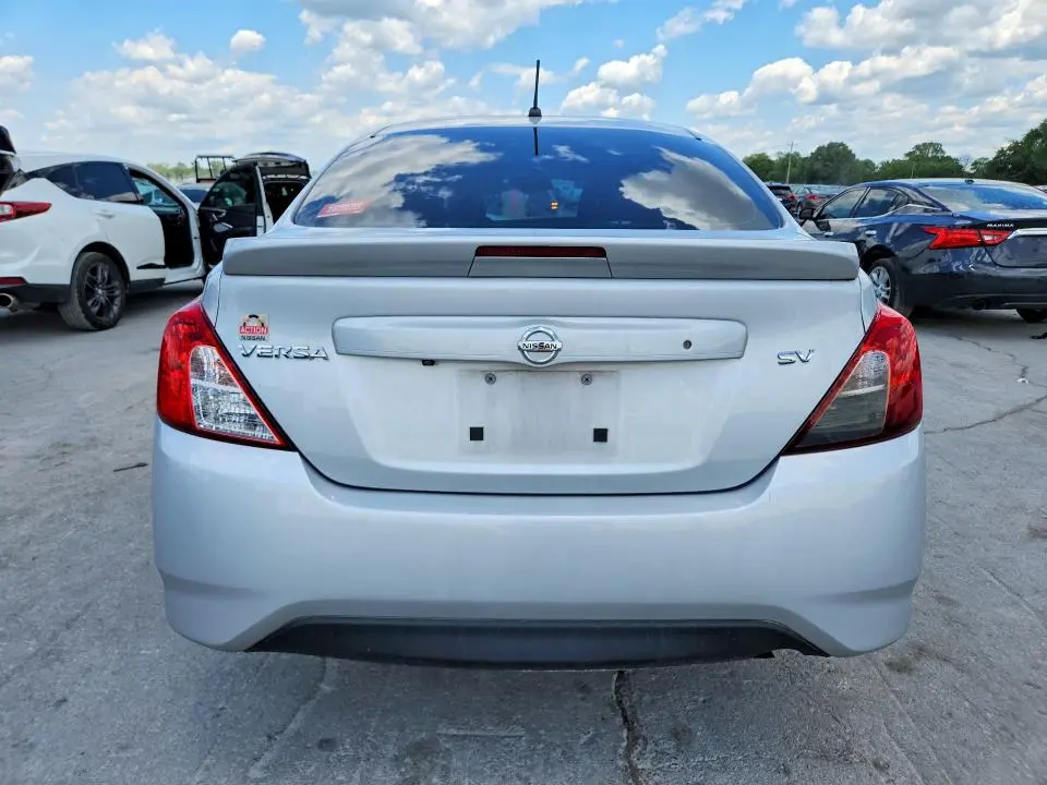 2019 NISSAN VERSA SV  