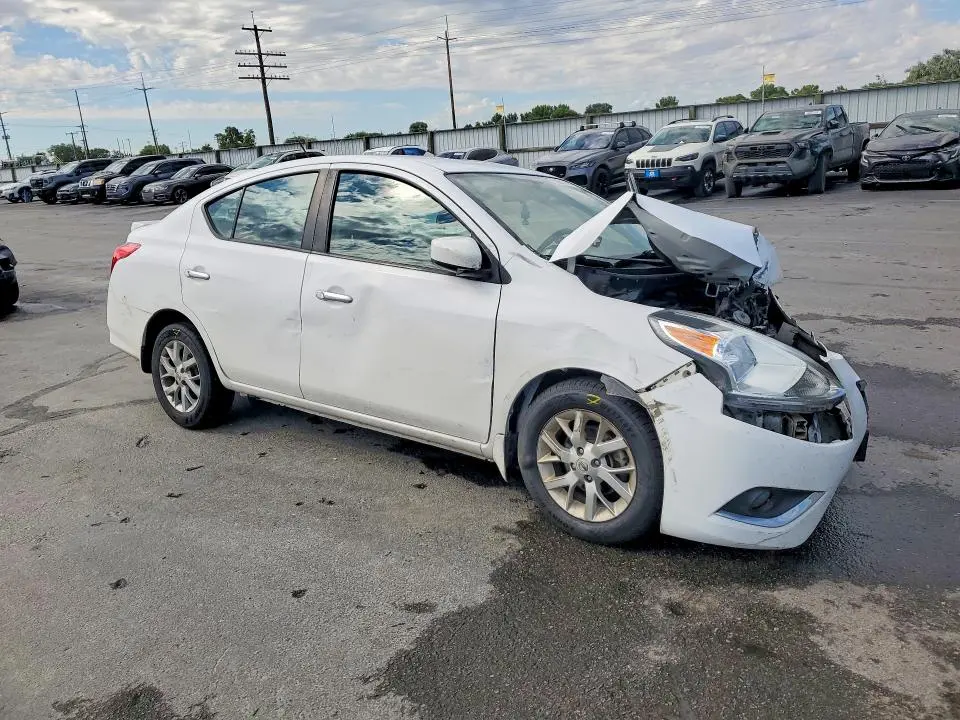 2018 NISSAN VERSA SV  