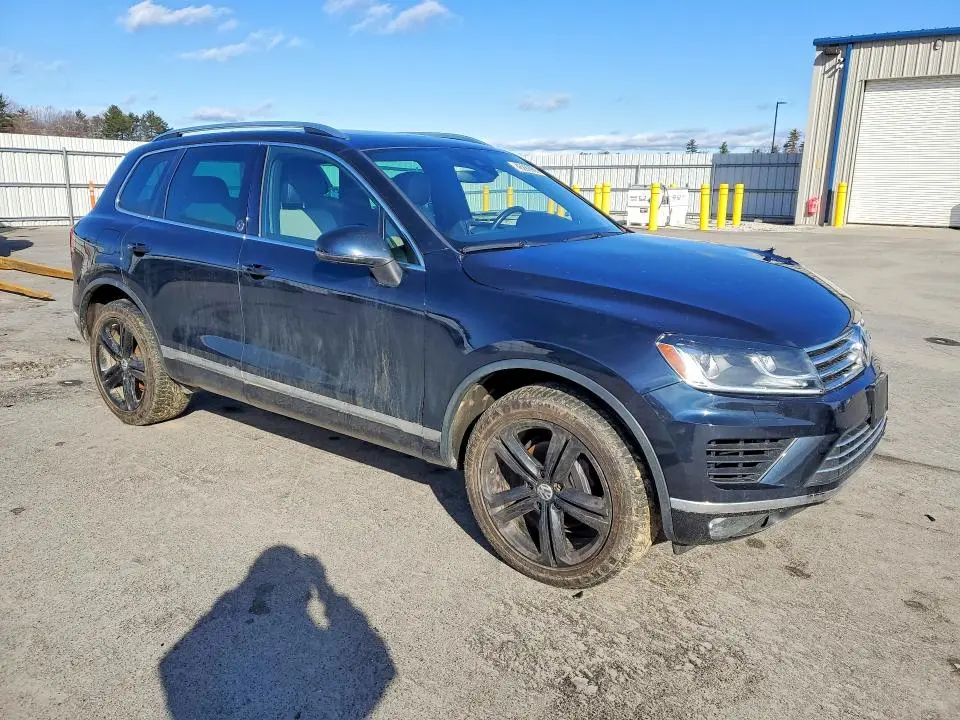 2017 VOLKSWAGEN TOUAREG   