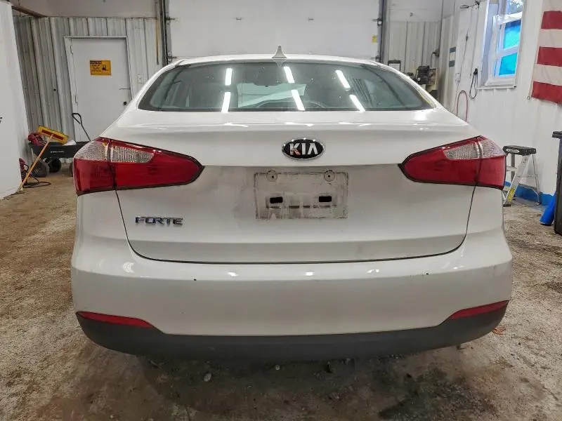 2016 KIA FORTE LX  