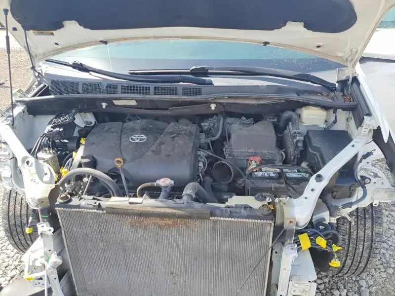 2018 TOYOTA SIENNA LE 8-PASSENGER  