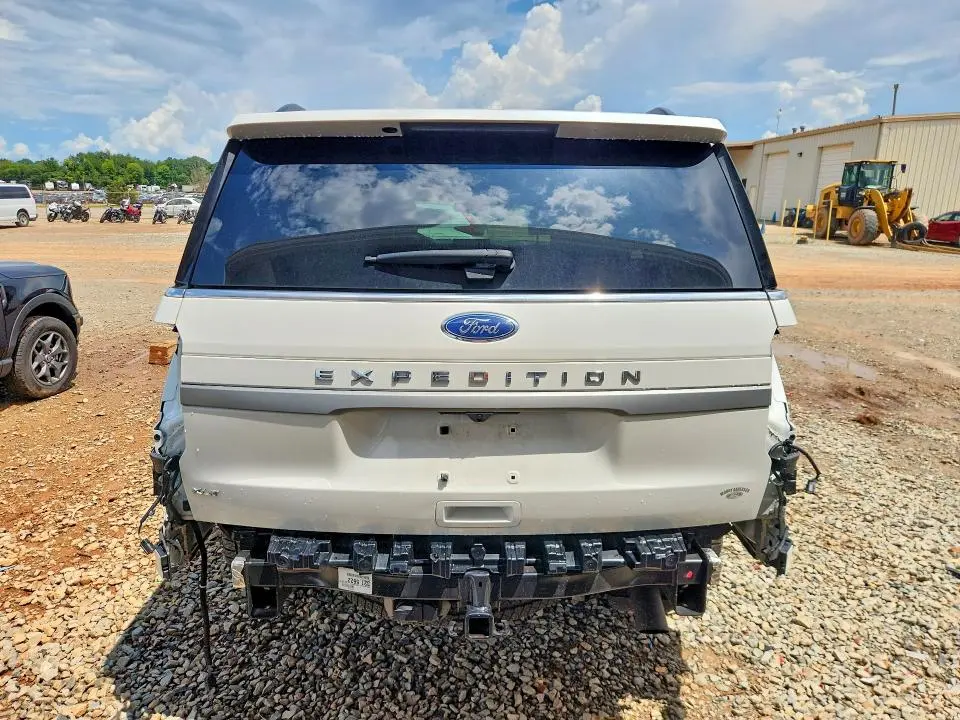 2024 FORD EXPEDITION XLT  