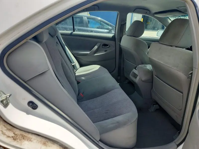 2011 TOYOTA CAMRY LE  