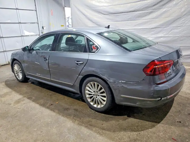 2017 VOLKSWAGEN PASSAT SE  