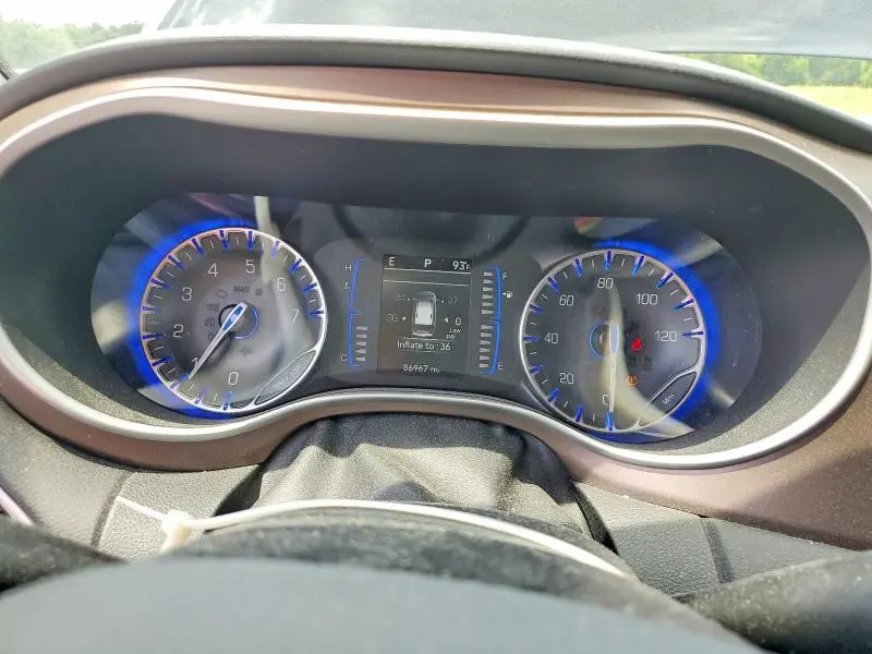 2022 CHRYSLER VOYAGER LX  