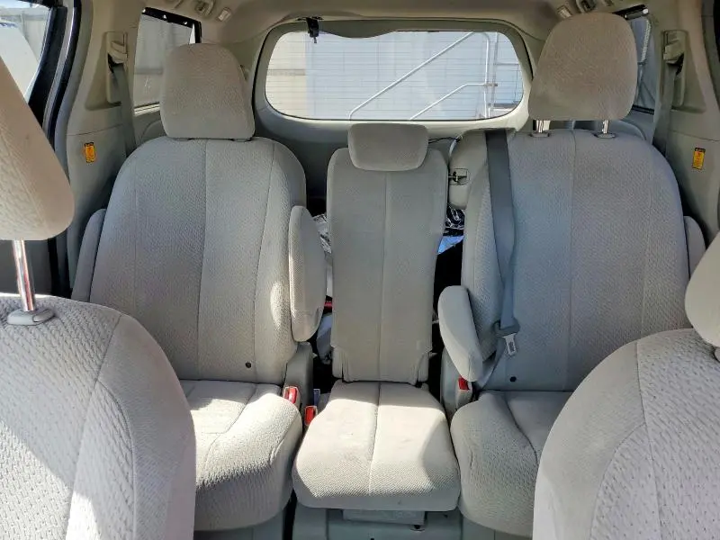 2011 TOYOTA SIENNA LE  
