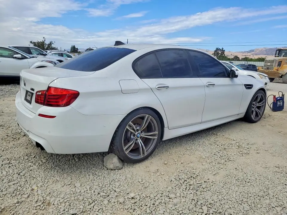 2013 BMW M5   