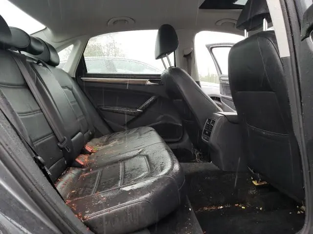 2017 VOLKSWAGEN PASSAT SE
