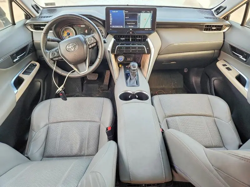 2021 TOYOTA VENZA XLE  