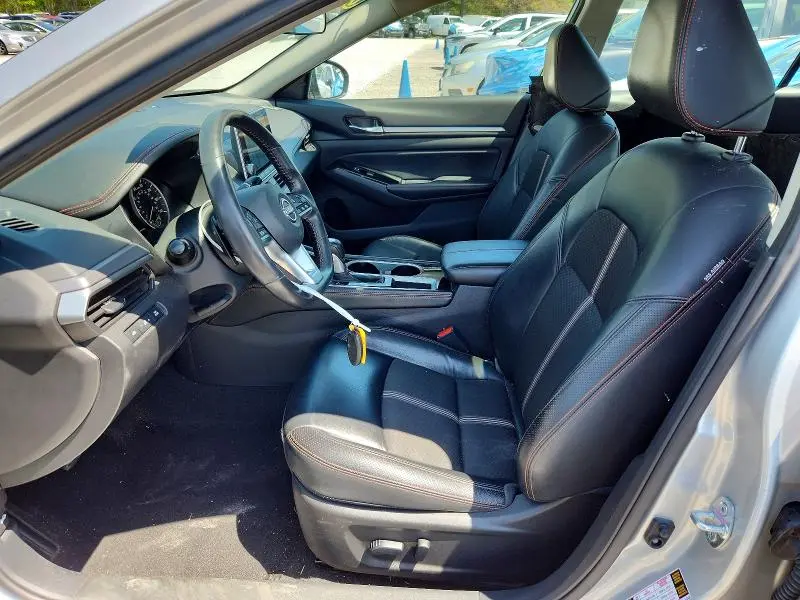 2024 NISSAN ALTIMA SR  