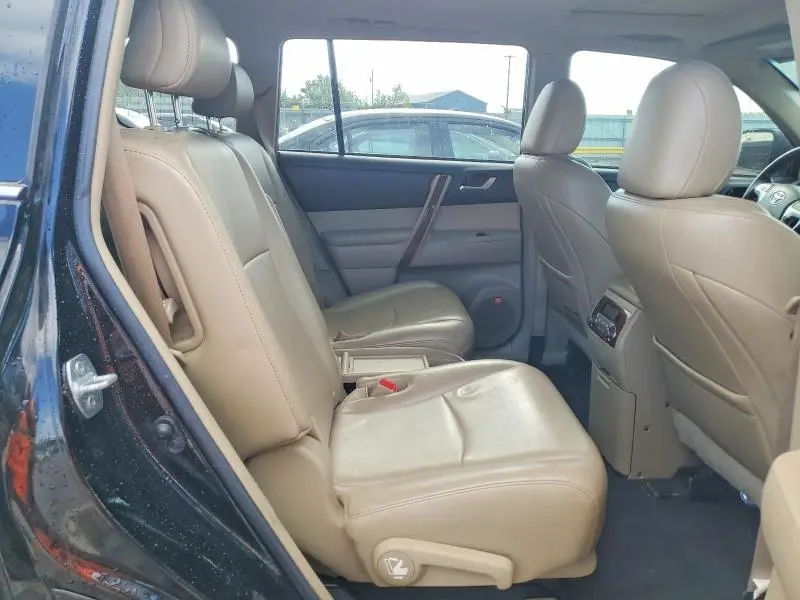 2013 TOYOTA HIGHLANDER LIMITED  