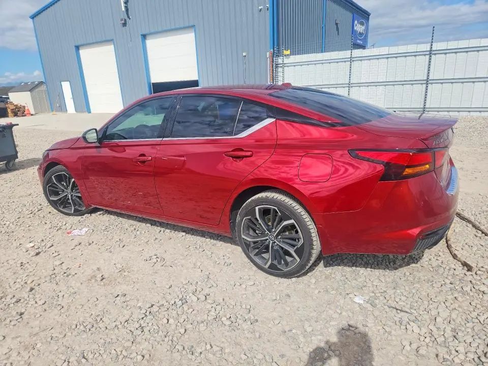 2023 NISSAN ALTIMA SR  