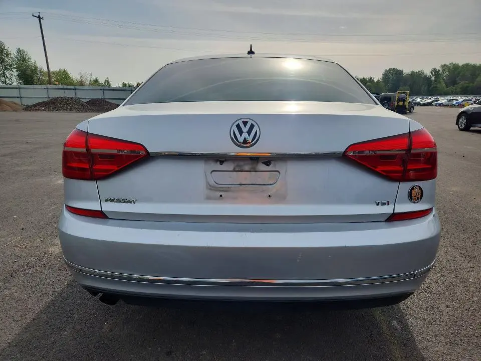 2016 VOLKSWAGEN PASSAT S  