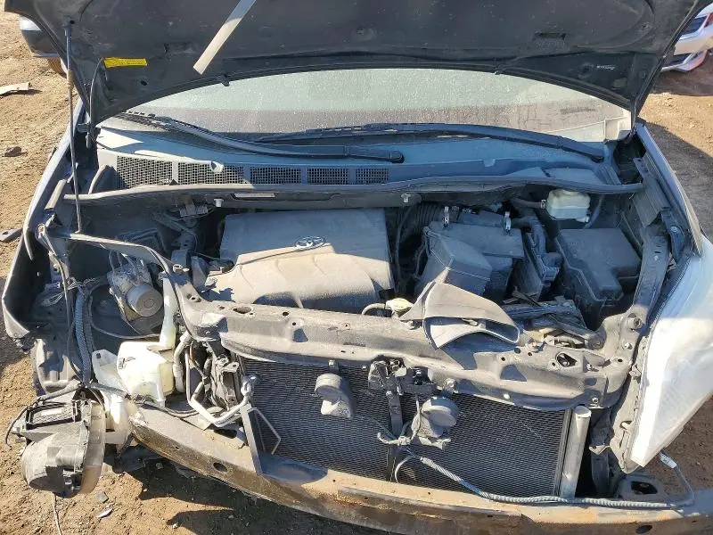 2013 TOYOTA SIENNA XLE 8-PASSENGER  