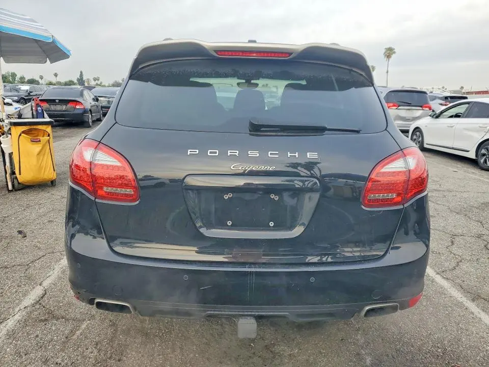 2014 PORSCHE CAYENNE   