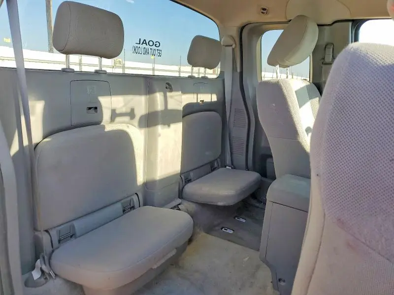 2015 NISSAN FRONTIER S  