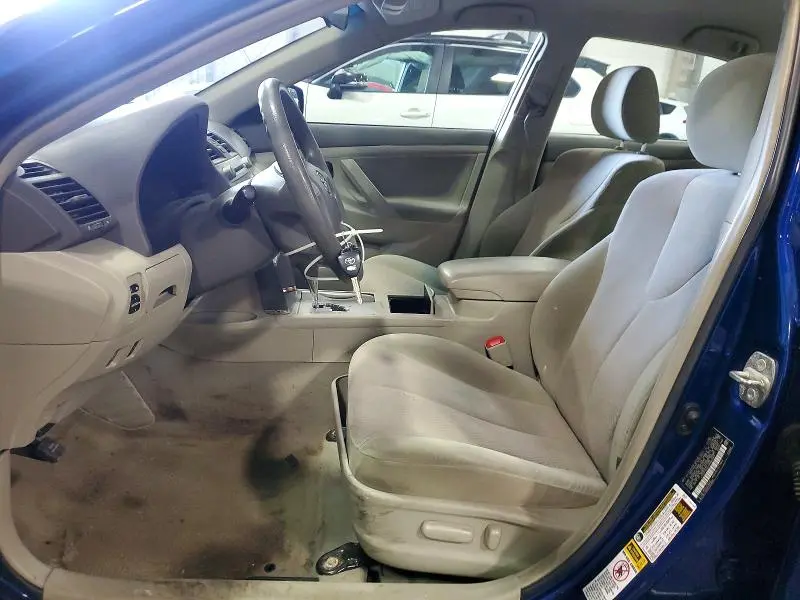 2010 TOYOTA CAMRY LE  
