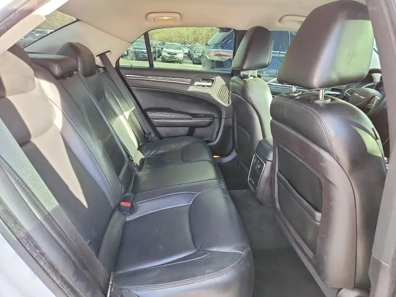 2016 CHRYSLER 300 LIMITED  