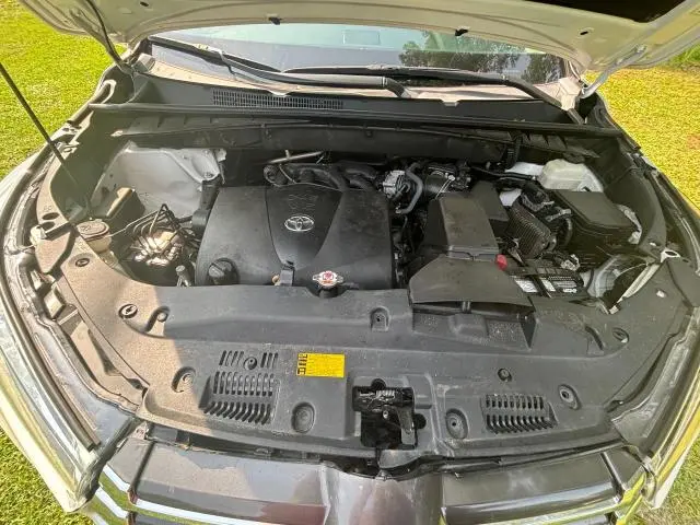 2019 TOYOTA HIGHLANDER LIMITED  