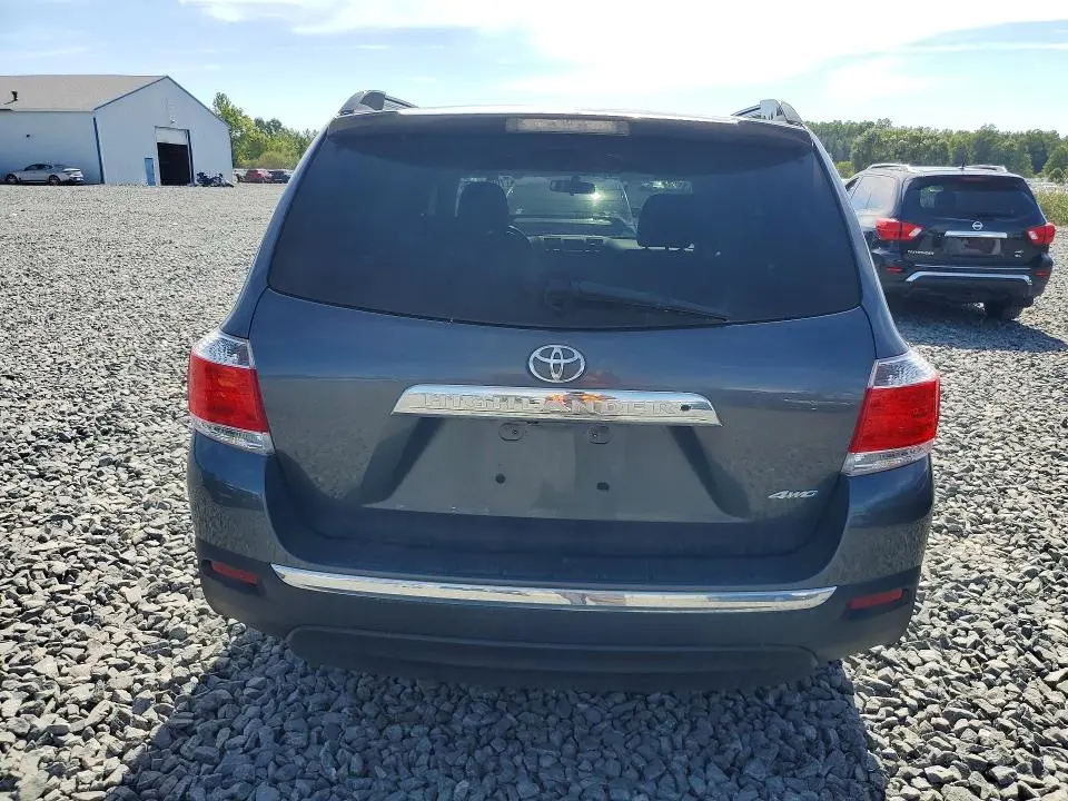 2013 TOYOTA HIGHLANDER PLUS  